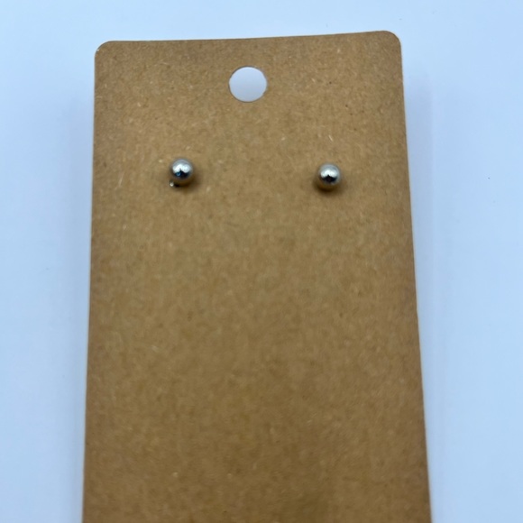 Set of 3 faux pearl stud earrings - Picture 3 of 4